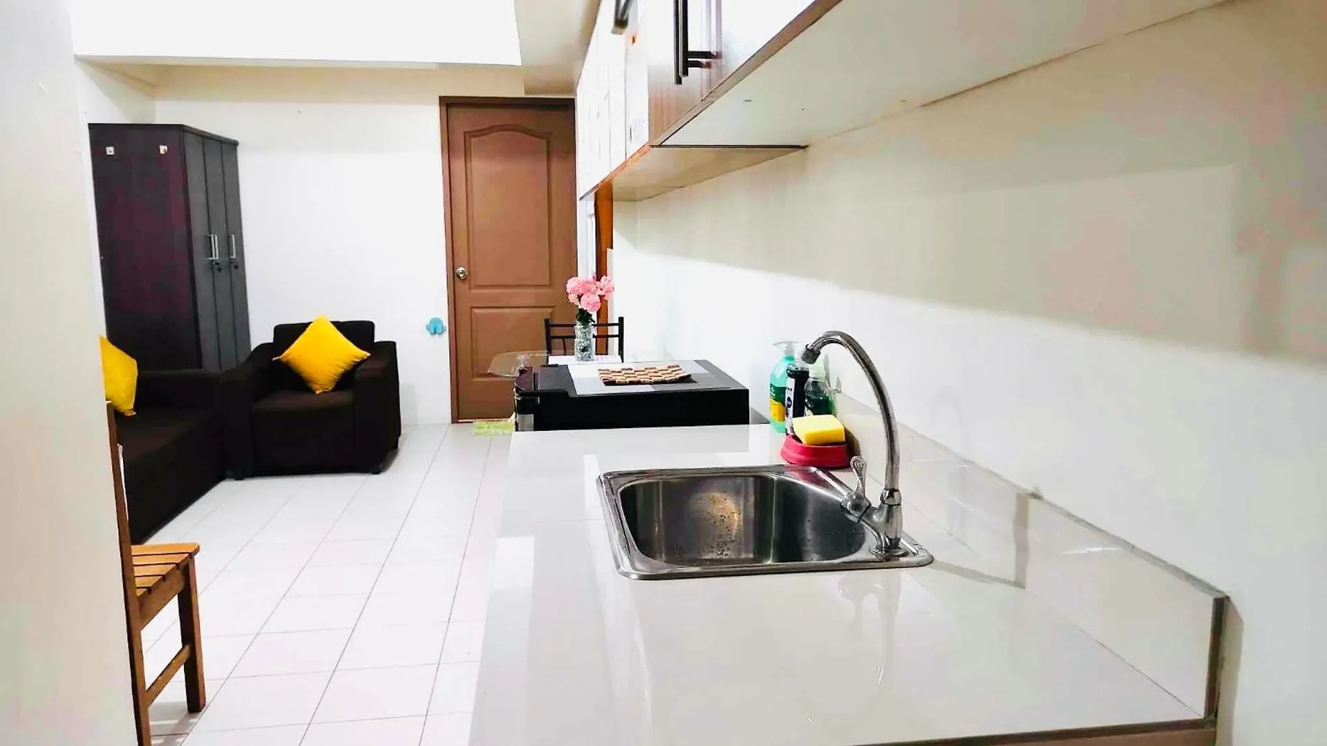 Belthena Suite In Las Pinas Near Airport Manila Apartment